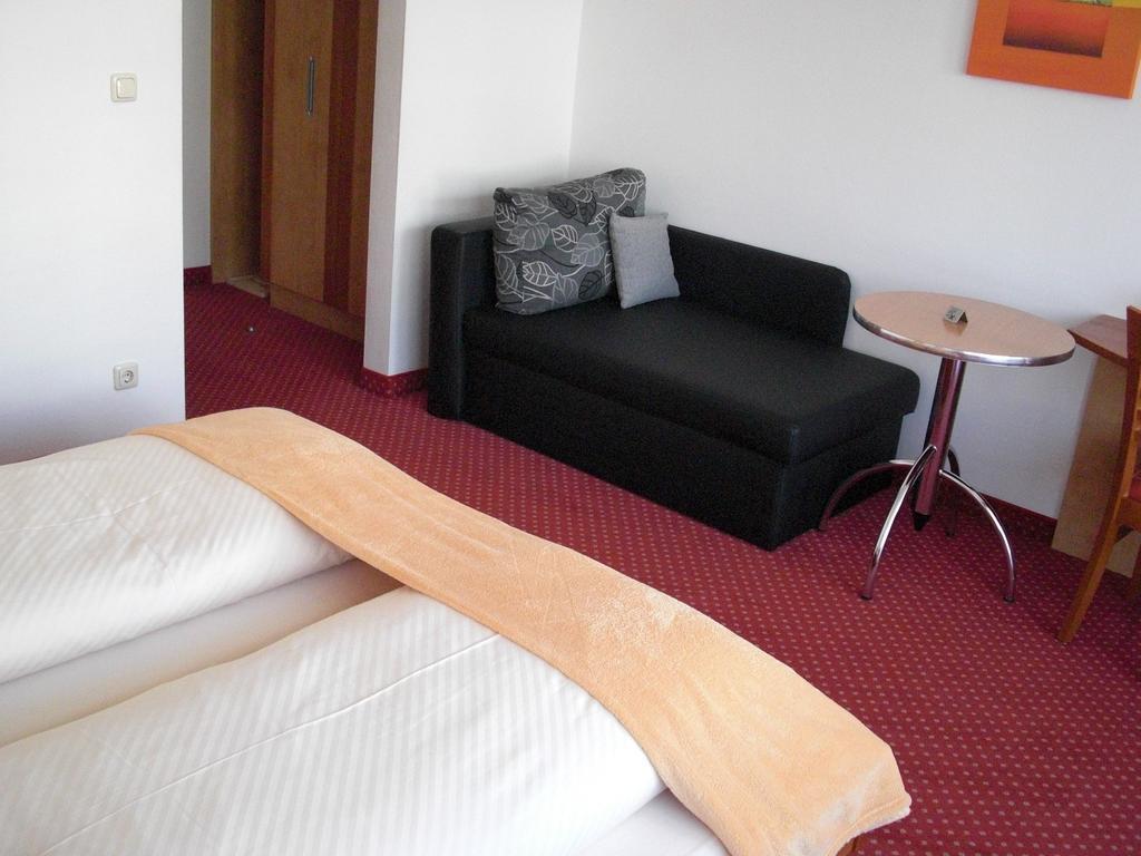 Hotel-Pension Flora Saalbach-Hinterglemm Pokoj fotografie