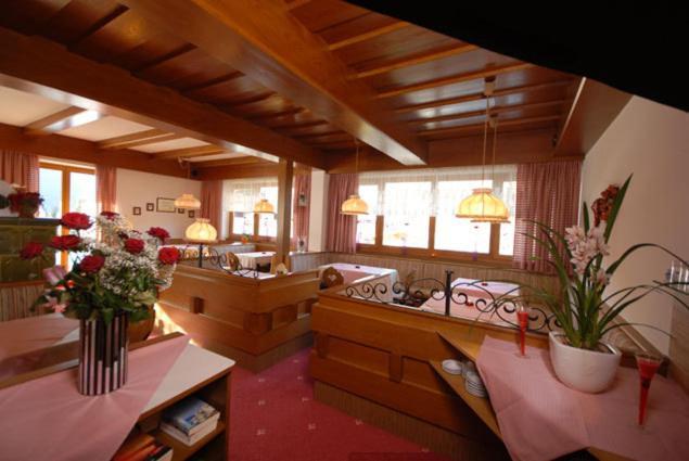 Hotel-Pension Flora Saalbach-Hinterglemm Exteriér fotografie