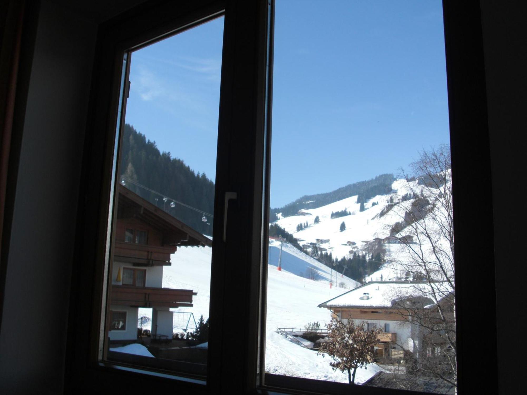 Hotel-Pension Flora Saalbach-Hinterglemm Pokoj fotografie