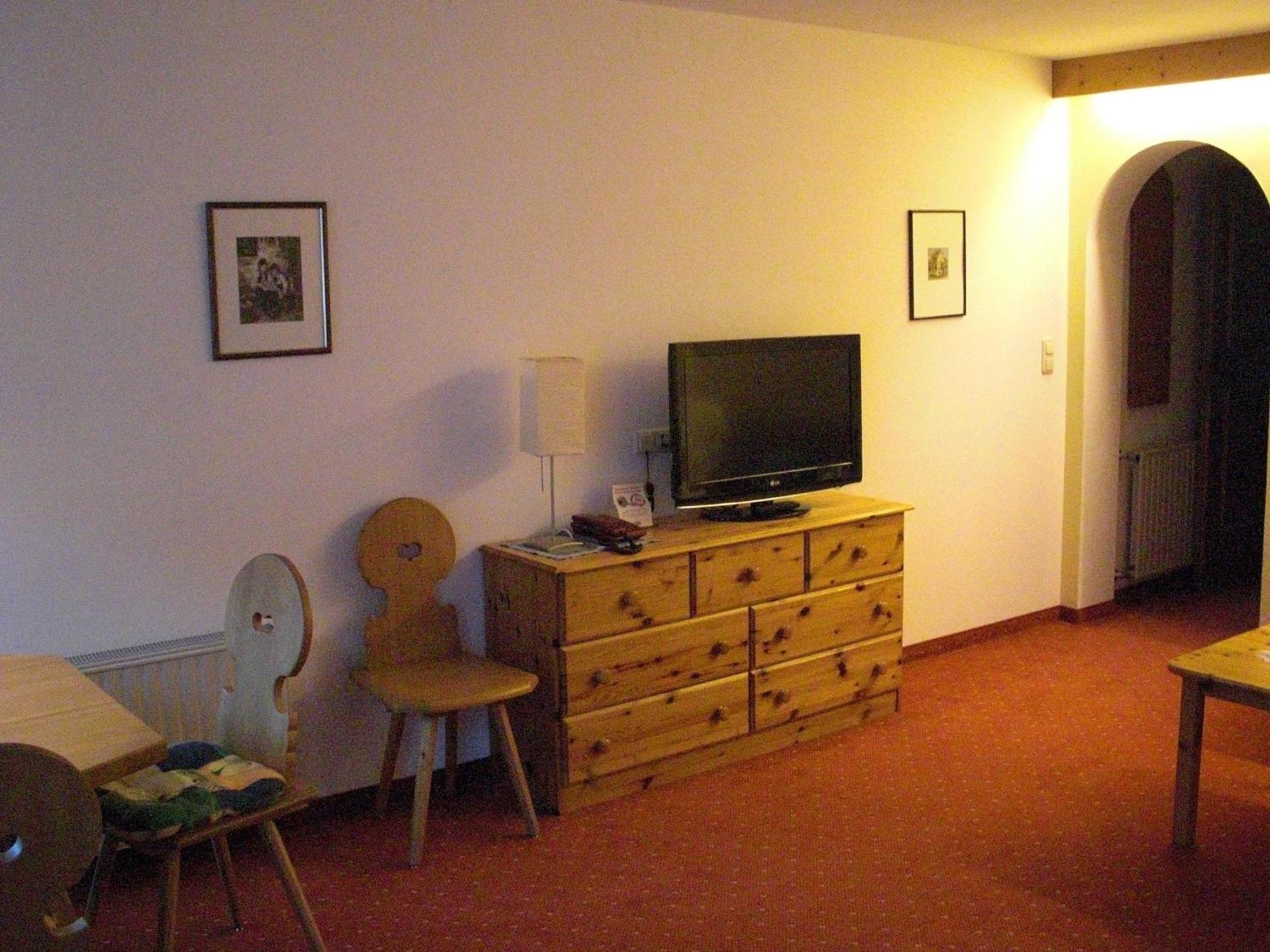 Hotel-Pension Flora Saalbach-Hinterglemm Pokoj fotografie