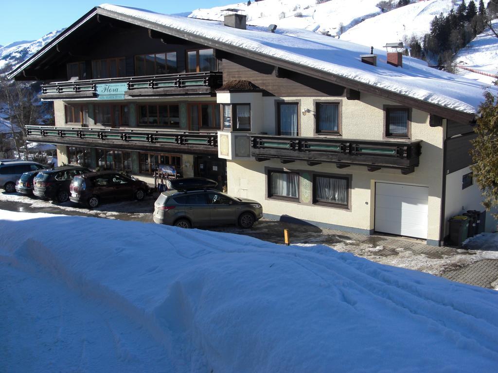 Hotel-Pension Flora Saalbach-Hinterglemm Exteriér fotografie