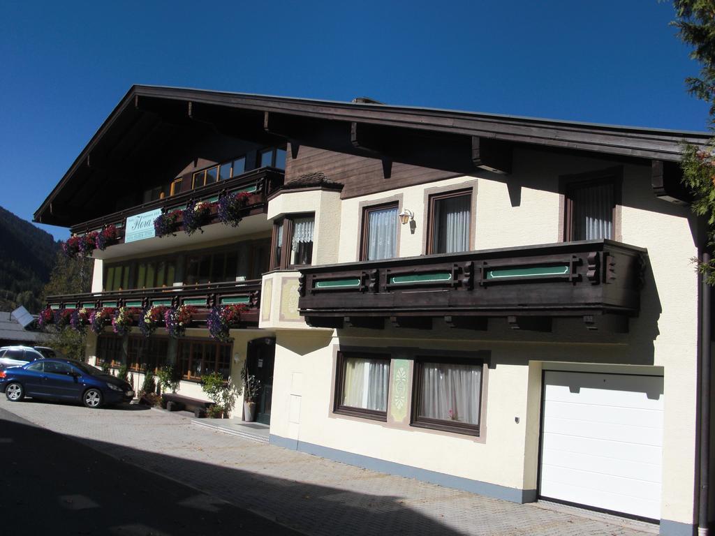 Hotel-Pension Flora Saalbach-Hinterglemm Exteriér fotografie