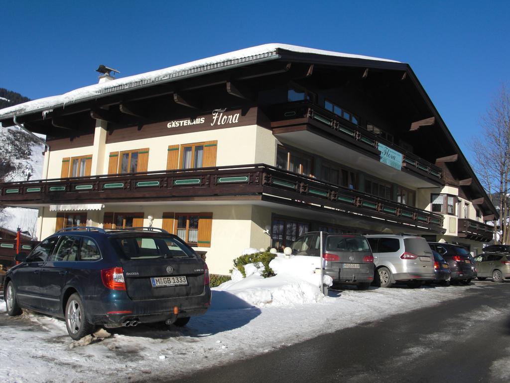Hotel-Pension Flora Saalbach-Hinterglemm Exteriér fotografie